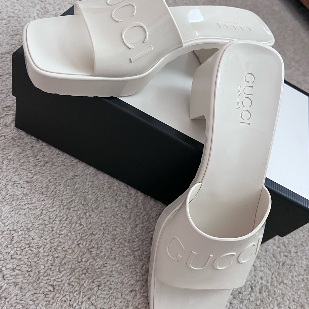 Gucci White Mules with Cushioned Footbed